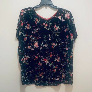Bobeau- Black Floral Top w. Back Zipper- Size 1X